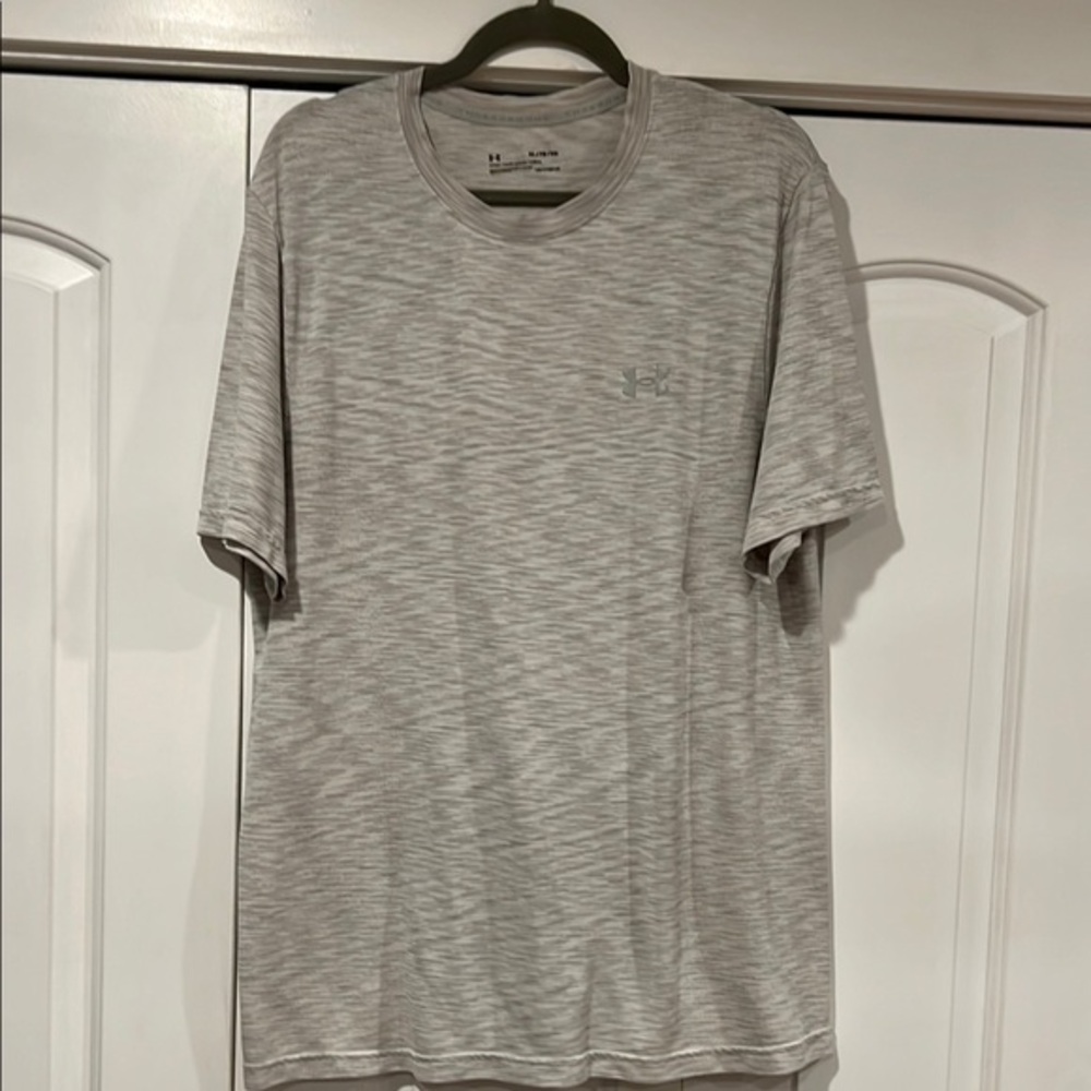 Under Armour Gray‎ Short Sleeve Tee Classic Fit